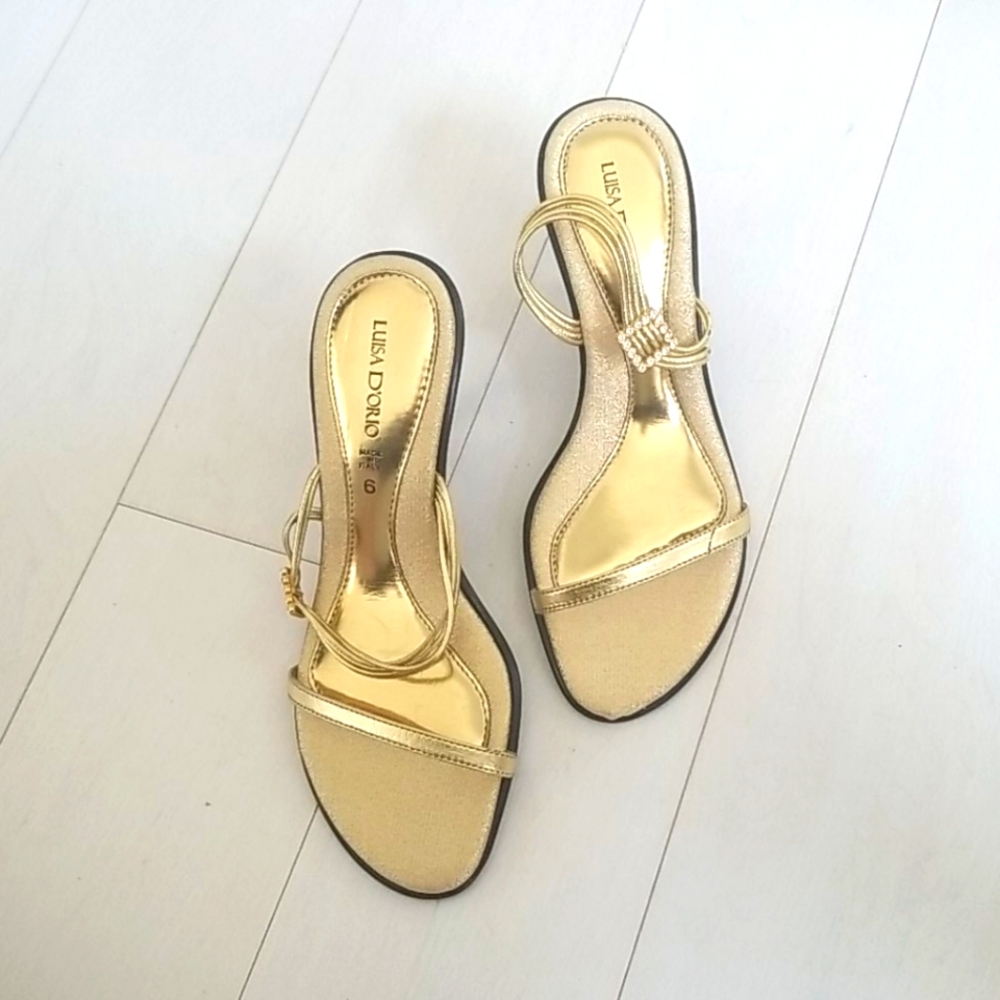 classy strappy heels NWOT